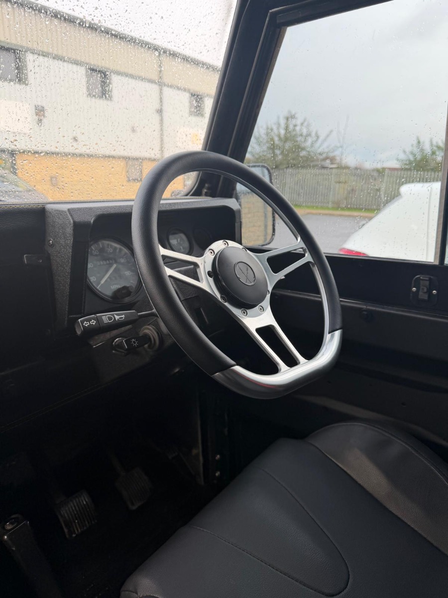 1988 Land Rover Defender 110 Image 10